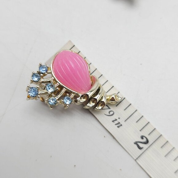 Vintage Gold Tone Pink Molded Lucite Blue Rhinestone Brooch Earrings Set - Picture 7 of 7